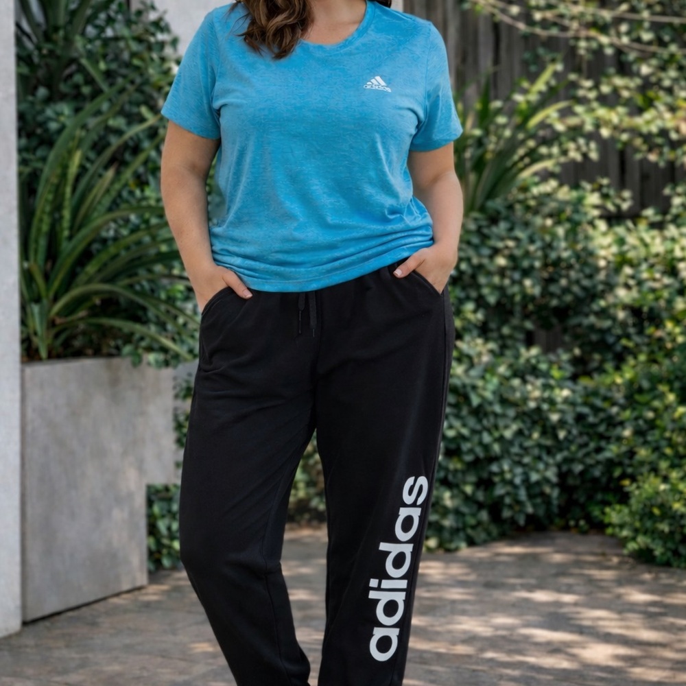 Adidas large outfit